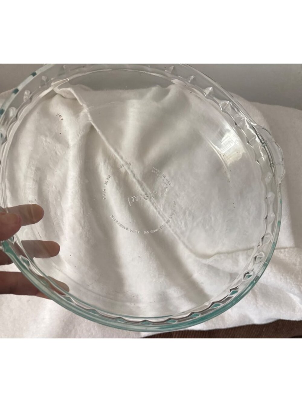 Pyrex 9.5-Inch Clear Glass Pie Dish  Fluted Rim Design no chips